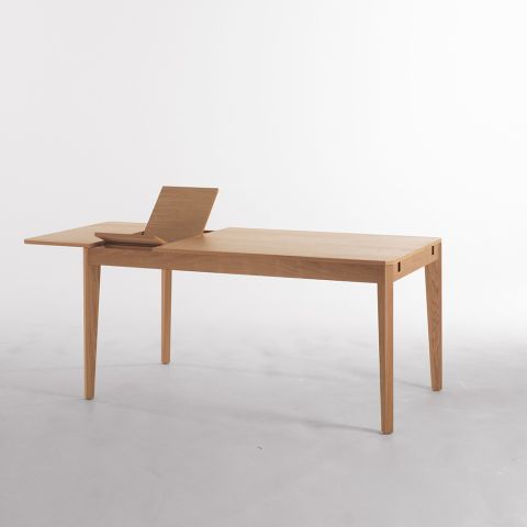 'Housman' Extendable Table in Oak