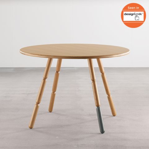 Lazy round table in oak