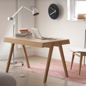 Homestation desk in oak